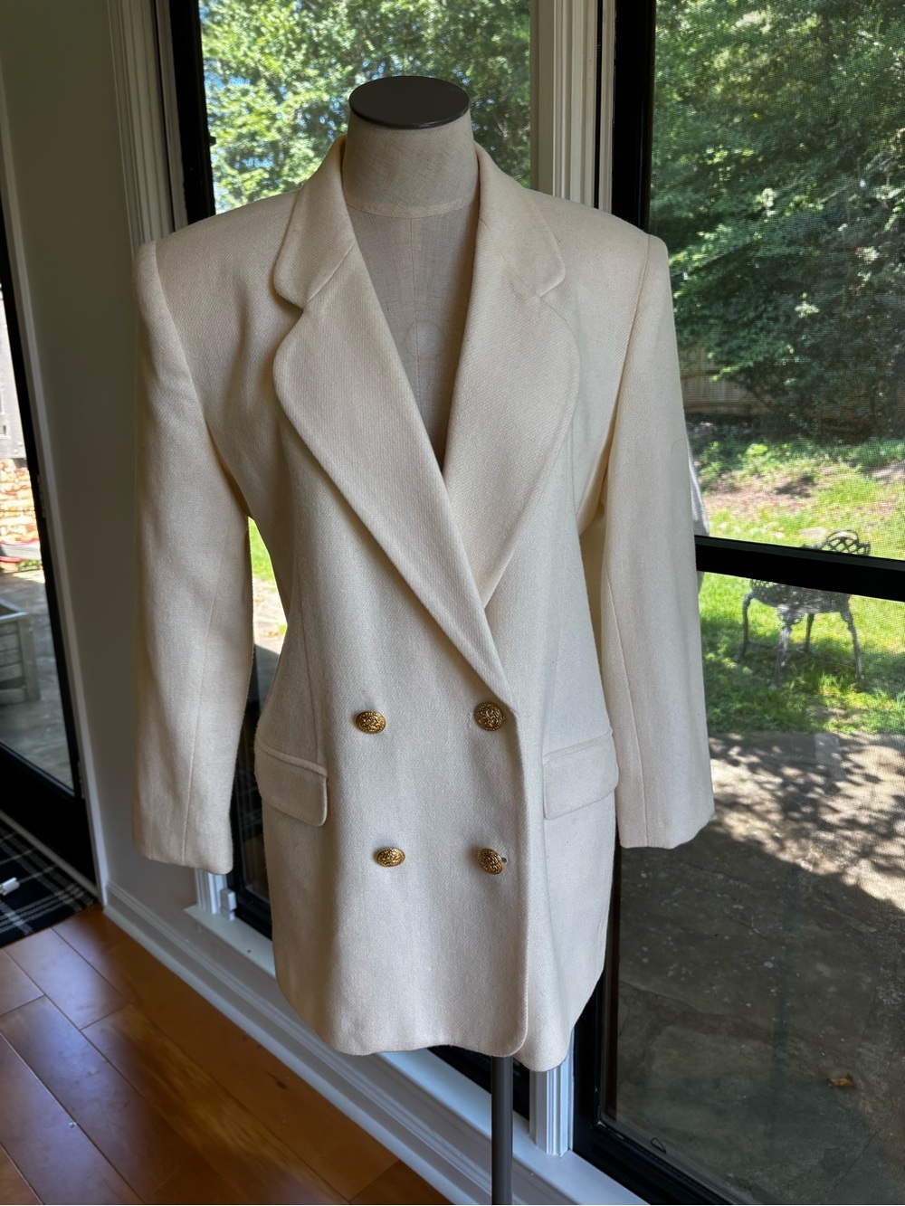 Vintage 1980s–90s Private Collections 100% Wool Blazer | Cream + Gold